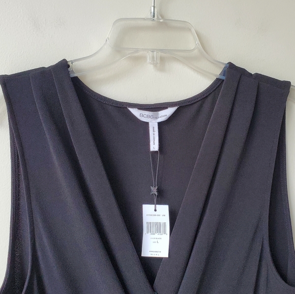NWT BCBGeneration Vneck Romper - Picture 2 of 13